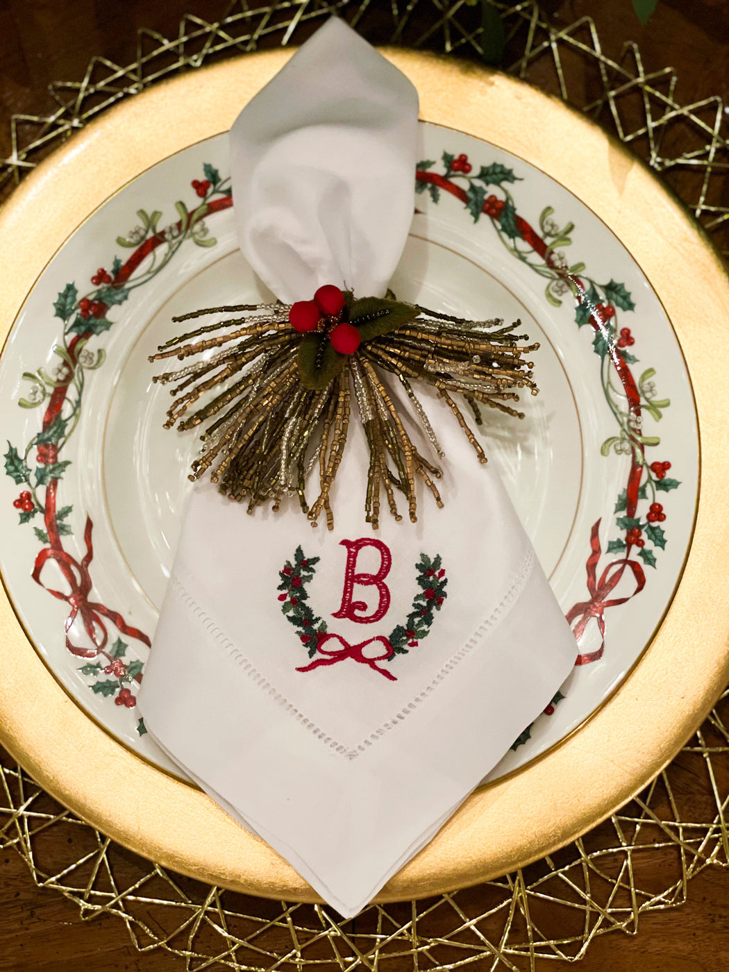 Linen/Cotton Blend Hemstitched Dinner Napkins - Christmas Wreath Single Initial